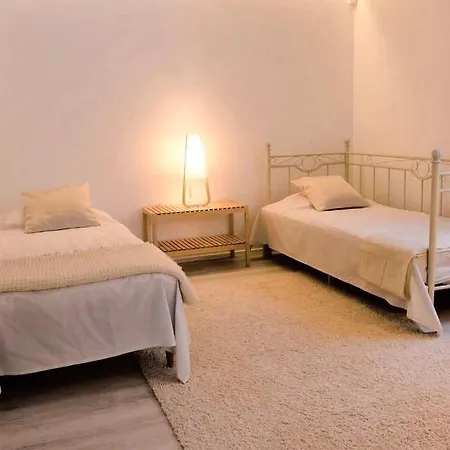 Ainola Deluxe